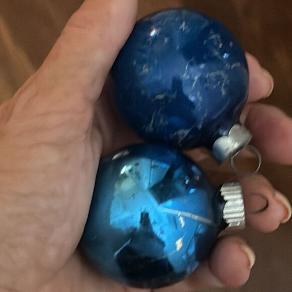 Vintage lot of 5 glass ball Christmas tree ornaments - Picture 6 of 6